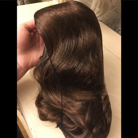 Brown wig - Picture 3 of 5